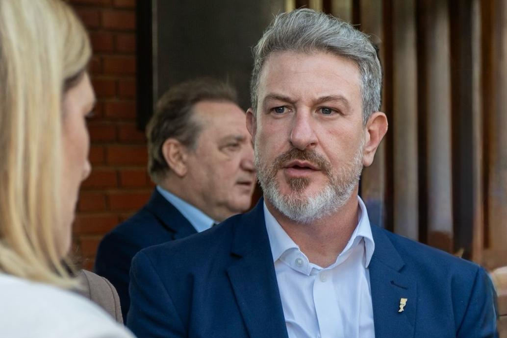 Dolce presentó Ficha Limpia para Funes